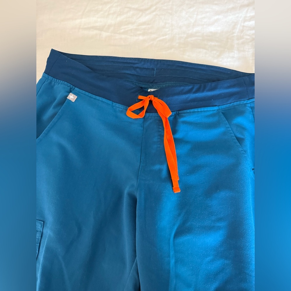 Figs Joggers & top